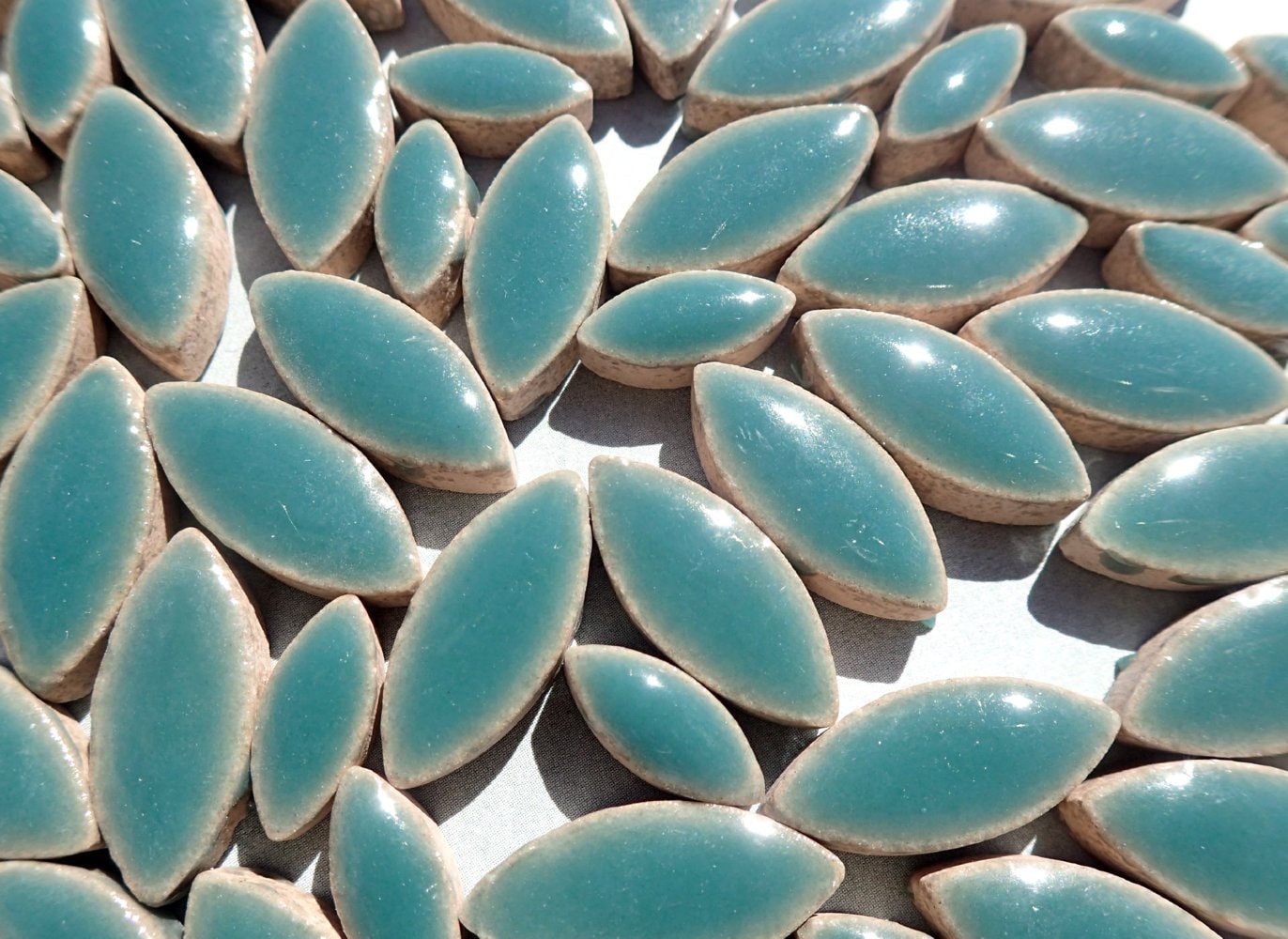 Sea Green Petals Mosaic Tiles - 50g Ceramic Leaves in Mix of 2 Sizes 1/2" and 3/4" - Phthalo Green