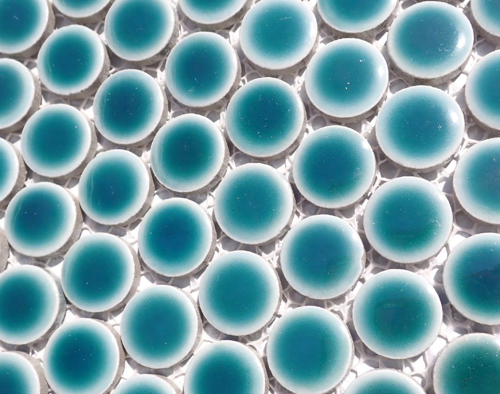 Emerald Green Ceramic Tiles - 2 cm Penny Rounds Mosaic Tiles - 25 Tiles - Porcelain Circles