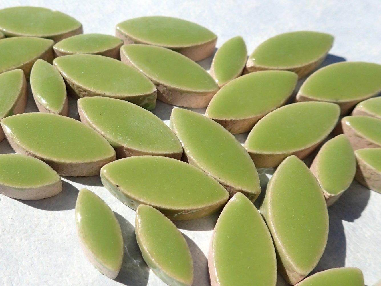 Kiwi Green Petals Mosaic Tiles - 50g Ceramic Leaves in Mix of 2 Sizes 1/2" and 3/4"