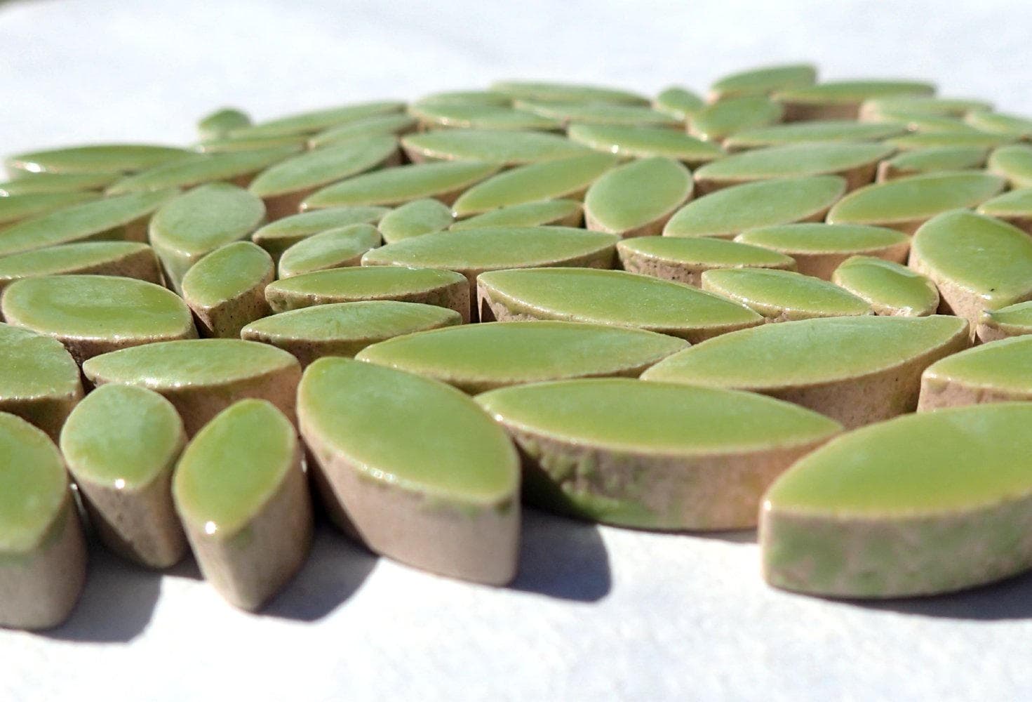 Kiwi Green Petals Mosaic Tiles - 50g Ceramic Leaves in Mix of 2 Sizes 1/2" and 3/4"