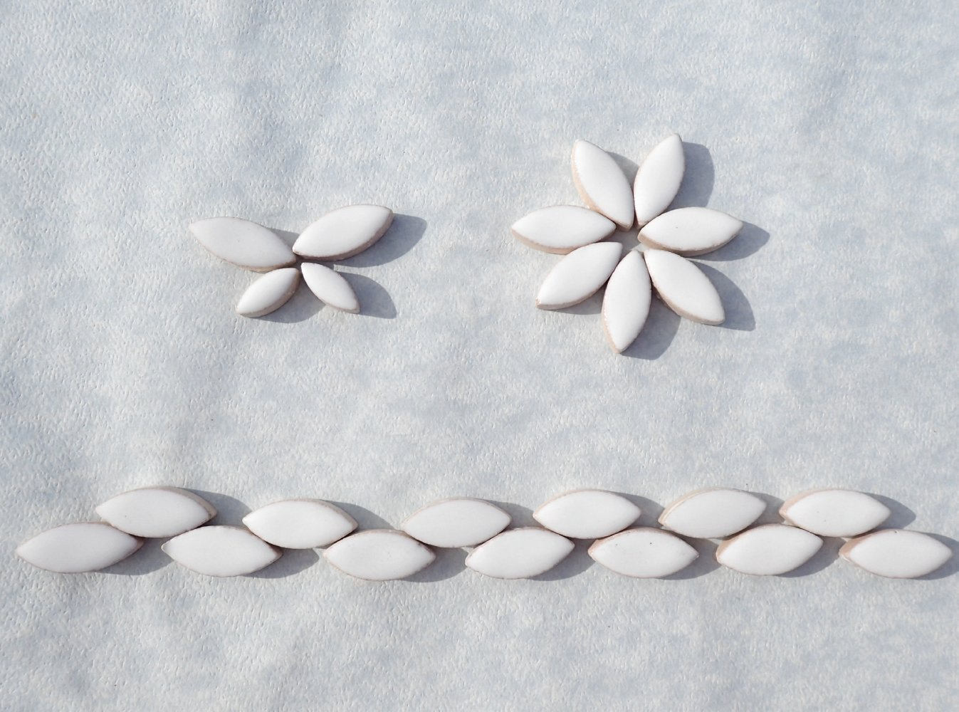 White Petals Mosaic Tiles - 50g Ceramic Leaves in Mix of 2 Sizes 1/2" and 3/4"