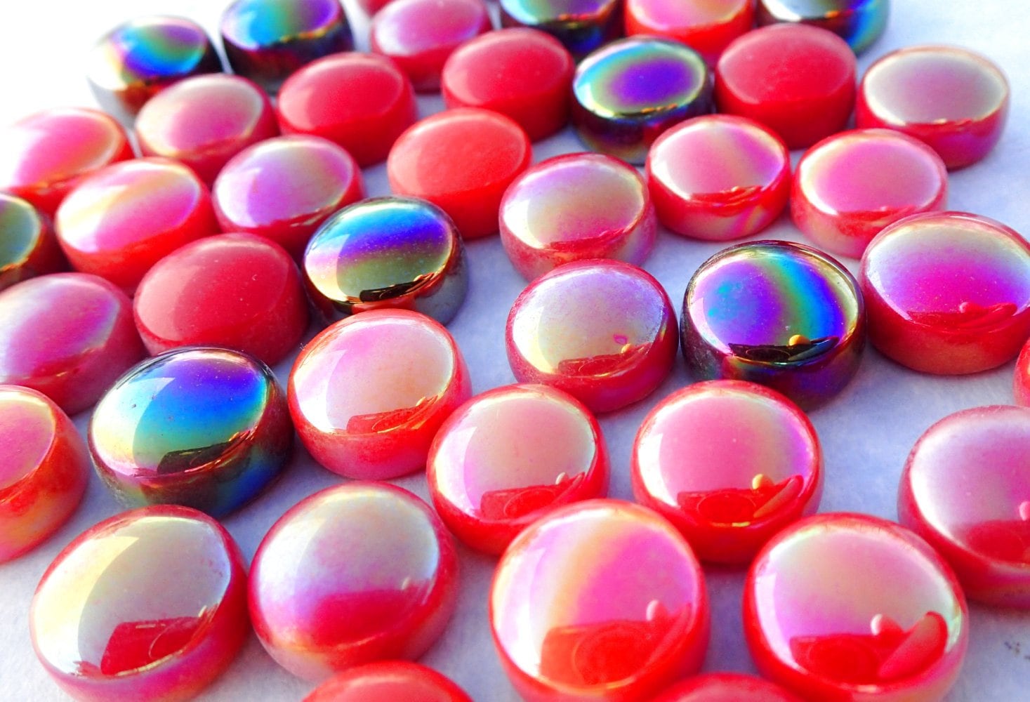 Red Mix Glass Drops Mosaic Tiles - 100 grams - Flat Marbles Mix of Gloss and Iridescent 12mm Glass Gems - Over 60 Tiles