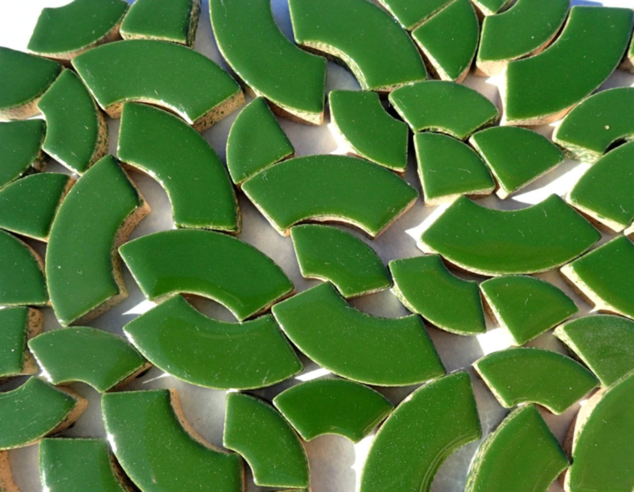 Deep Green Bullseye Mosaic Tiles - 50g Ceramic Circle Parts in Mix of 3 Sizes in Pesto