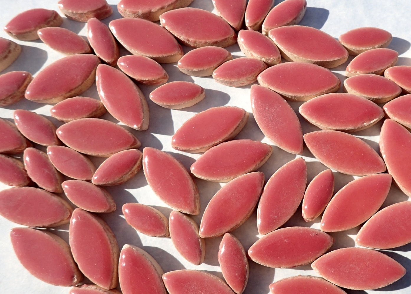 Dusty Rose Petals Mosaic Tiles - 50g Ceramic Leaves in Mix of 2 Sizes 1/2" and 3/4" - Deep Pink