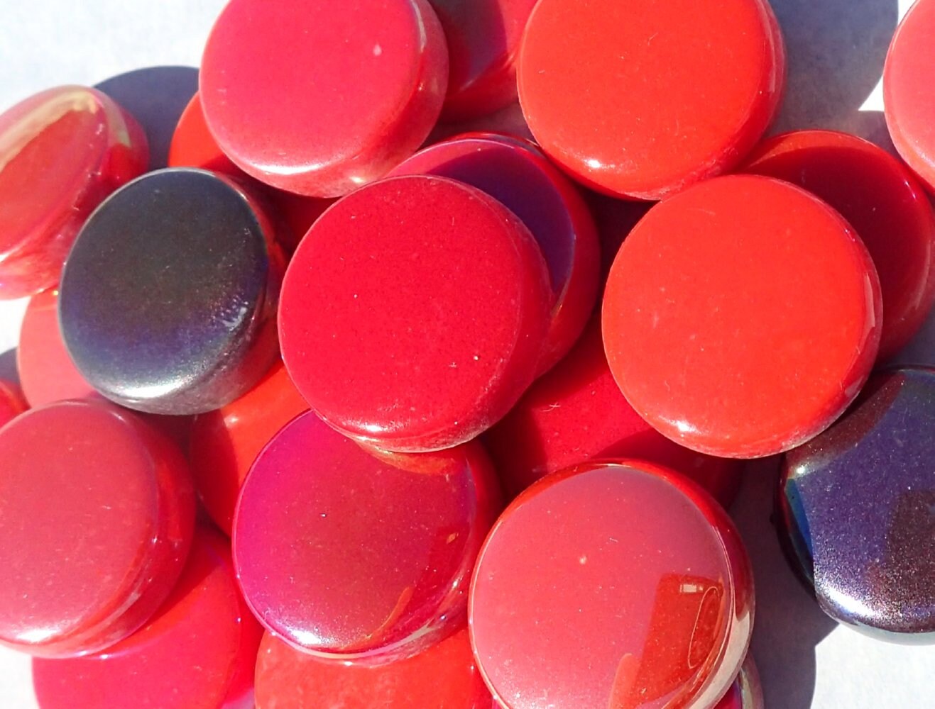 Red Mix Glass Drops Mosaic Tiles - 100 grams - 20mm - Mix of Gloss and Iridescent Glass Gems - Approx 20 Tiles