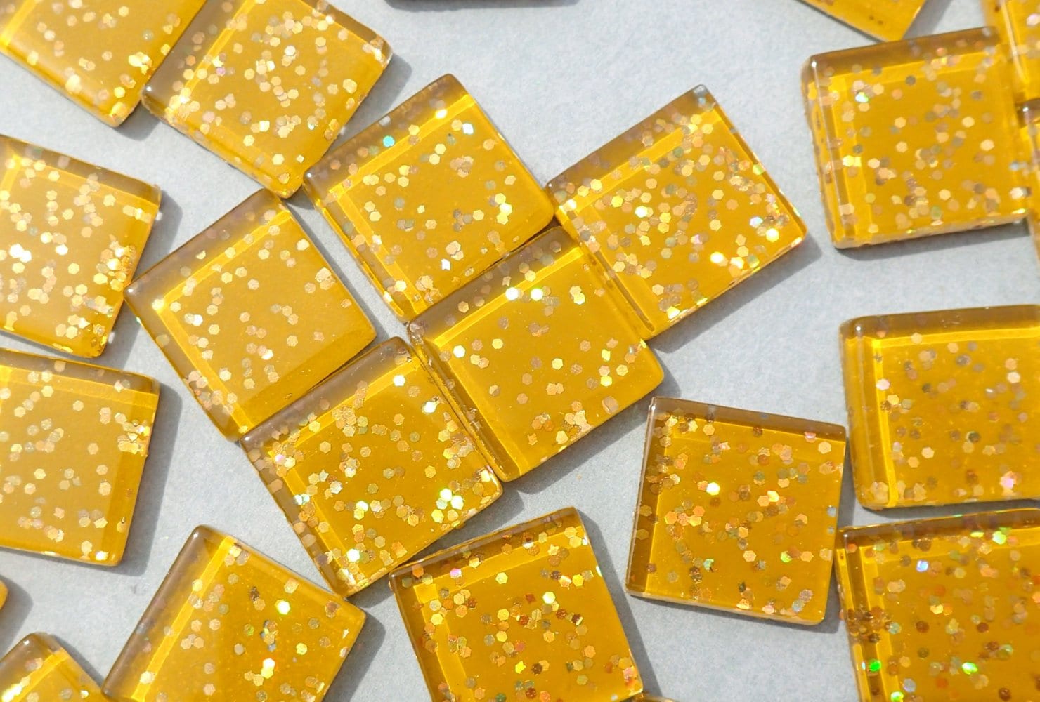 Harvest Gold Glitter Tiles - 20mm Mosaic Tiles - 25 Metallic Glass Tiles with Chunky Gold Glitter