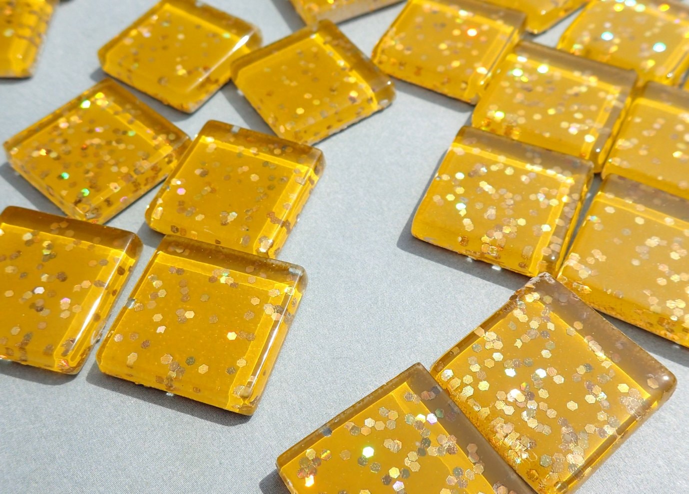 Harvest Gold Glitter Tiles - 20mm Mosaic Tiles - 25 Metallic Glass Tiles with Chunky Gold Glitter