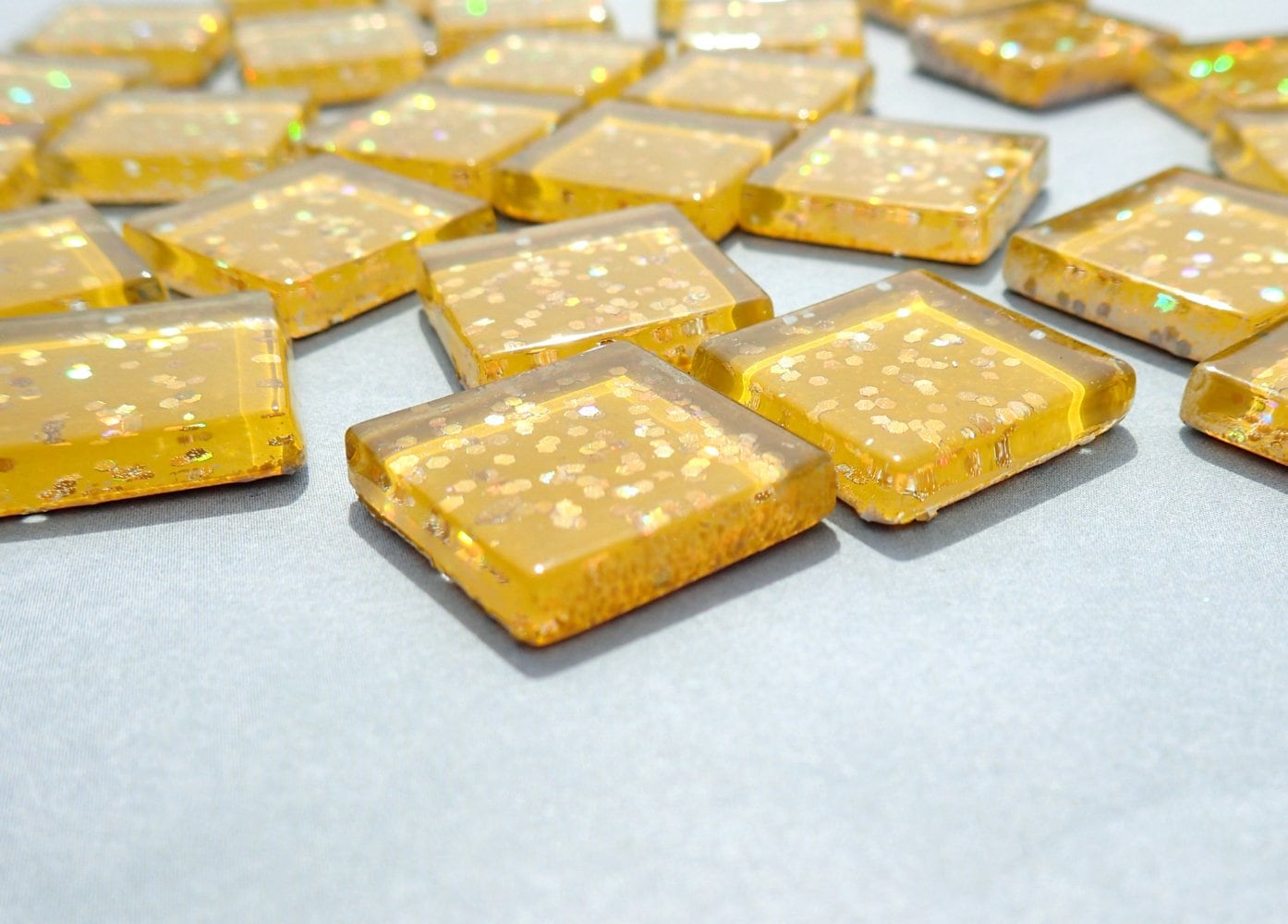 Harvest Gold Glitter Tiles - 20mm Mosaic Tiles - 25 Metallic Glass Tiles with Chunky Gold Glitter