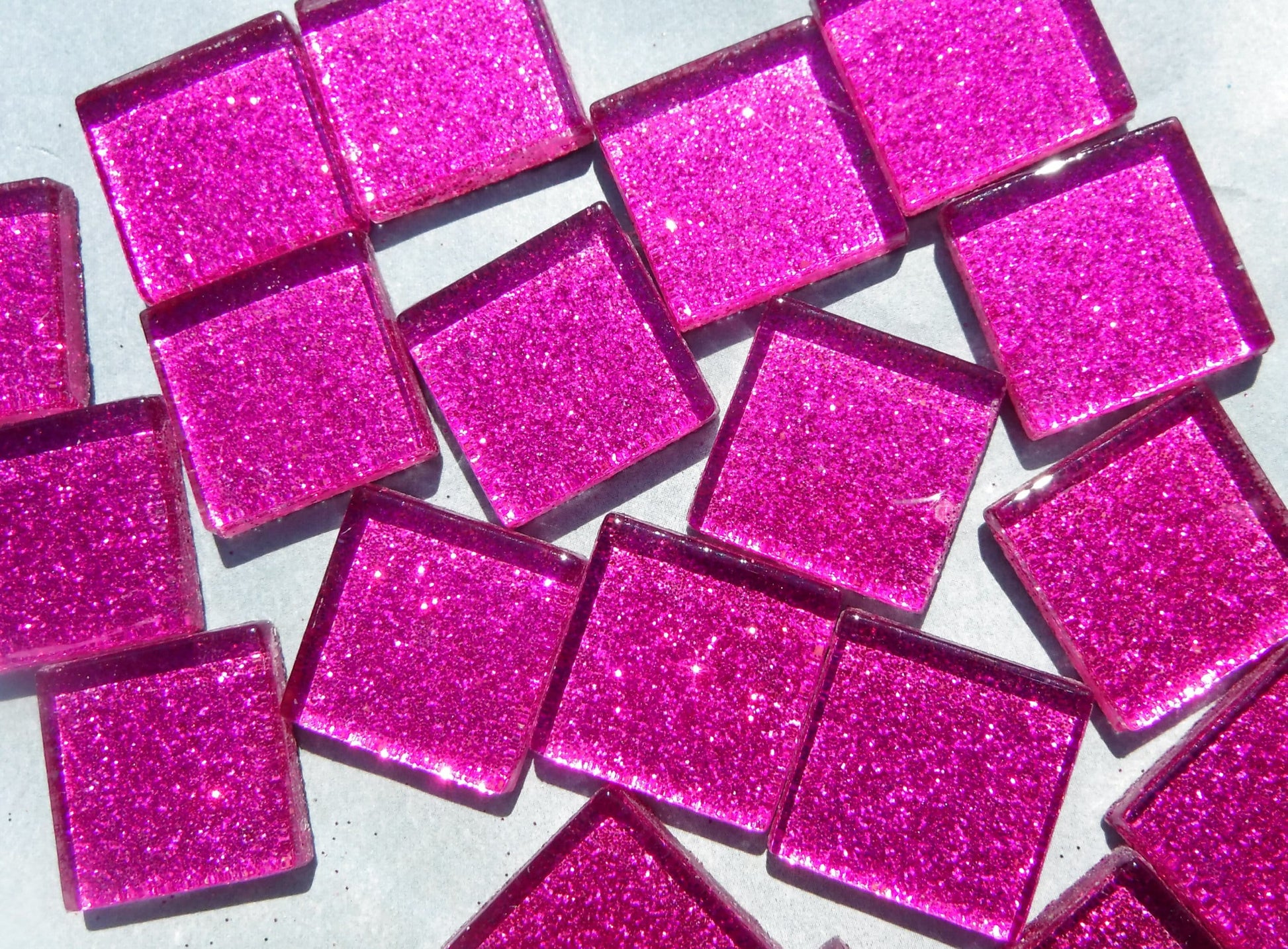 Dark Pink Glitter Tiles - 20mm Mosaic Tiles - 25 Metallic Glass Tiles