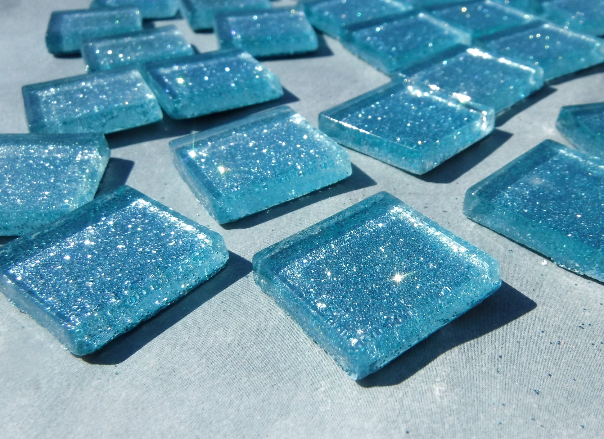 Raindrop Blue Glitter Tiles - 20mm Mosaic Tiles - 25 Metallic Glass Tiles in Light Blue