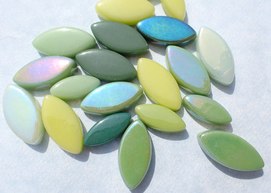 Green and Yellow Glass Leaves - 50g of Petals in 14mm and 19mm Mix of 2 Sizes - Lady's Mantle