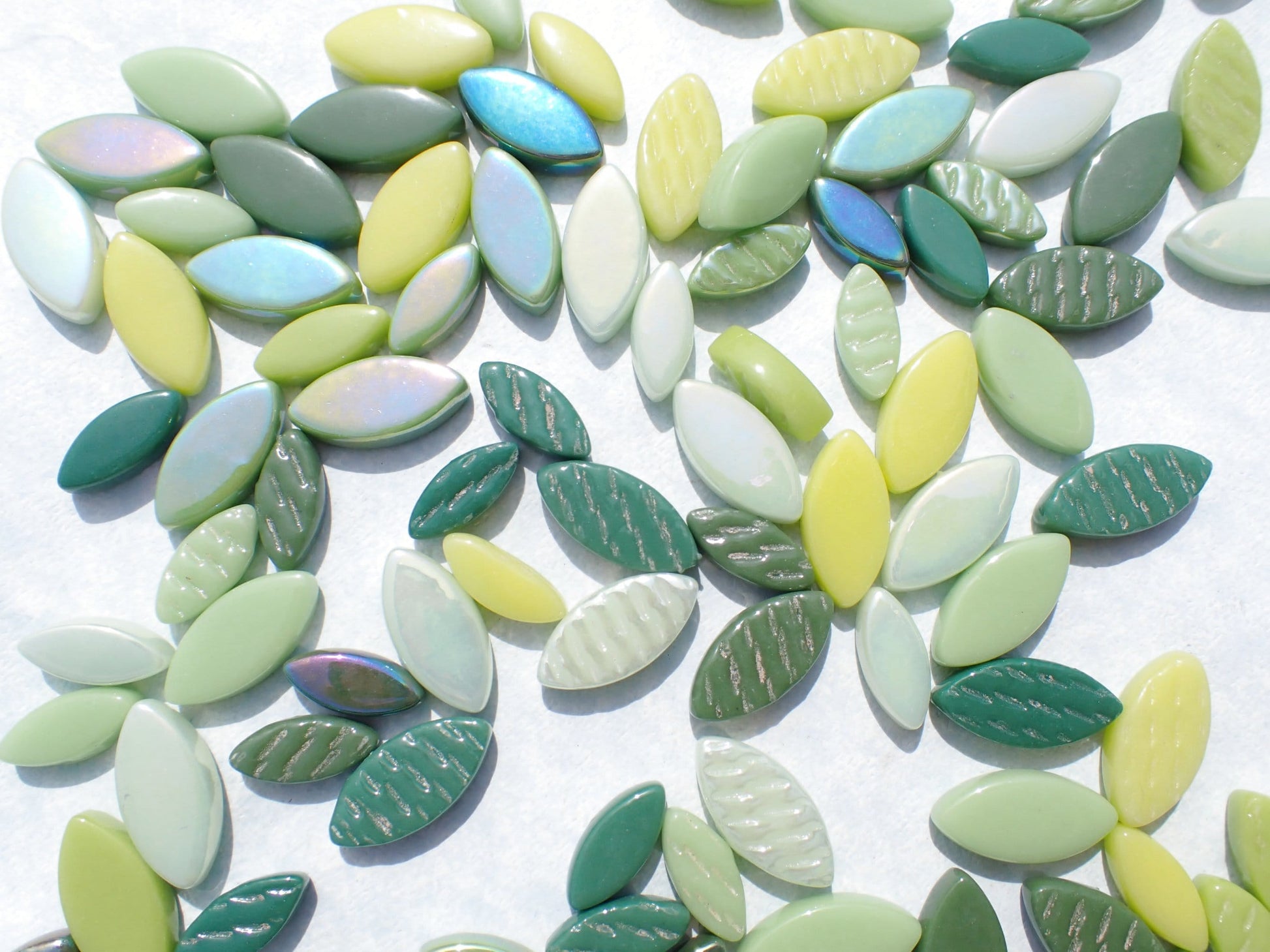 Green and Yellow Glass Leaves - 50g of Petals in 14mm and 19mm Mix of 2 Sizes - Lady's Mantle