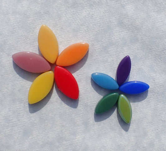Bright and Bold Glass Leaves - 50g of Petals in 14mm and 19mm Mix of 2 Sizes - Cosmos