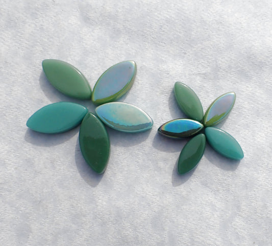 Shades of Green Glass Leaves - 50g of Petals in 14mm and 19mm Mix of 2 Sizes - Spring Breeze