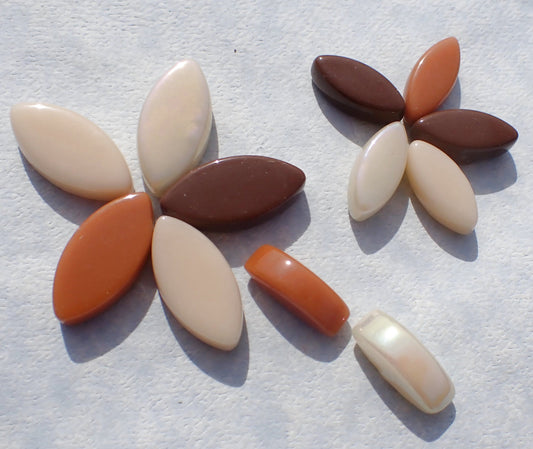 Shades of Brown Glass Leaves - 50g of Petals in 14mm and 19mm Mix of 2 Sizes - Autumn Hedgerow