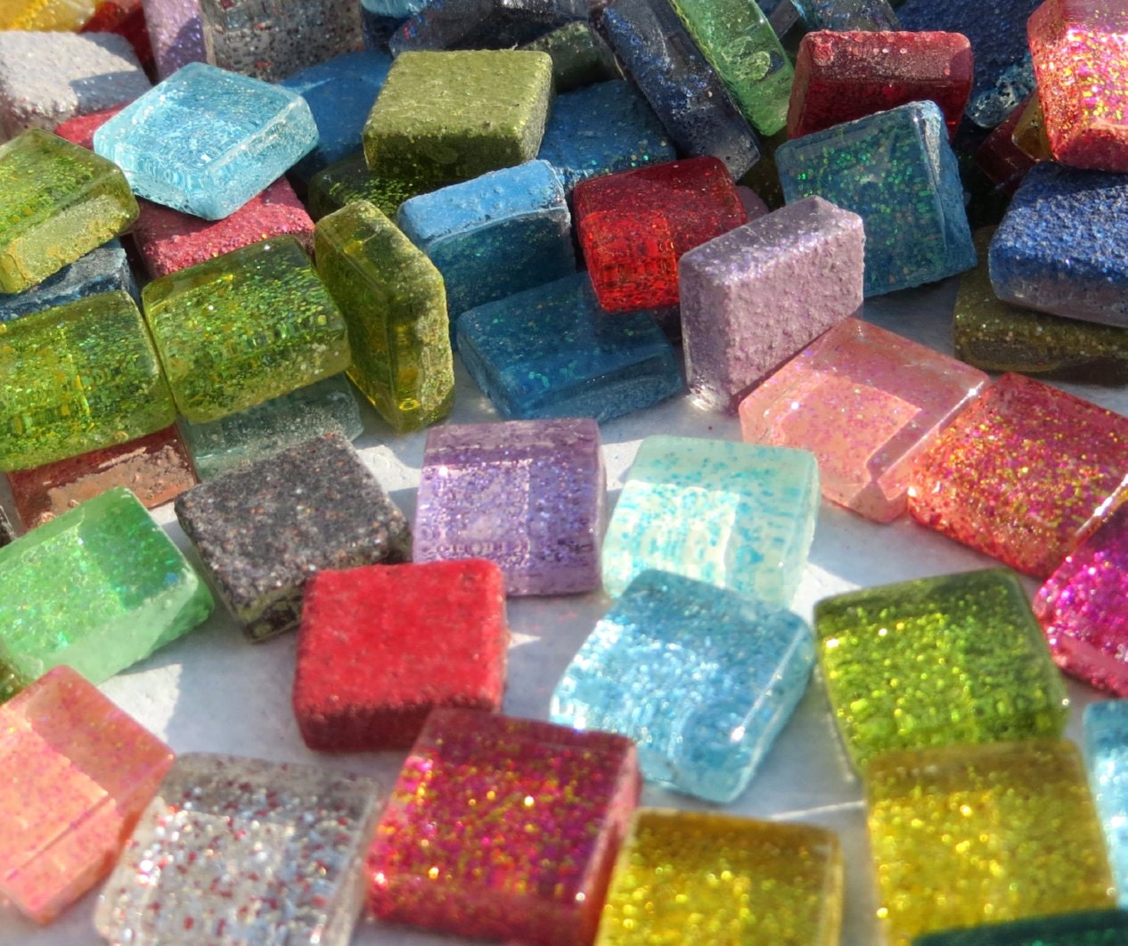 Glitter Tiles - 1 cm - Assorted Colors - 100g - Over 100 Glass Squares