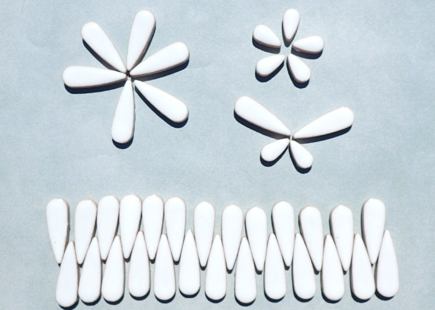 White Teardrop Mosaic Tiles - 50g Ceramic Petals in Mix of 2 Sizes 1/2" and 3/5"
