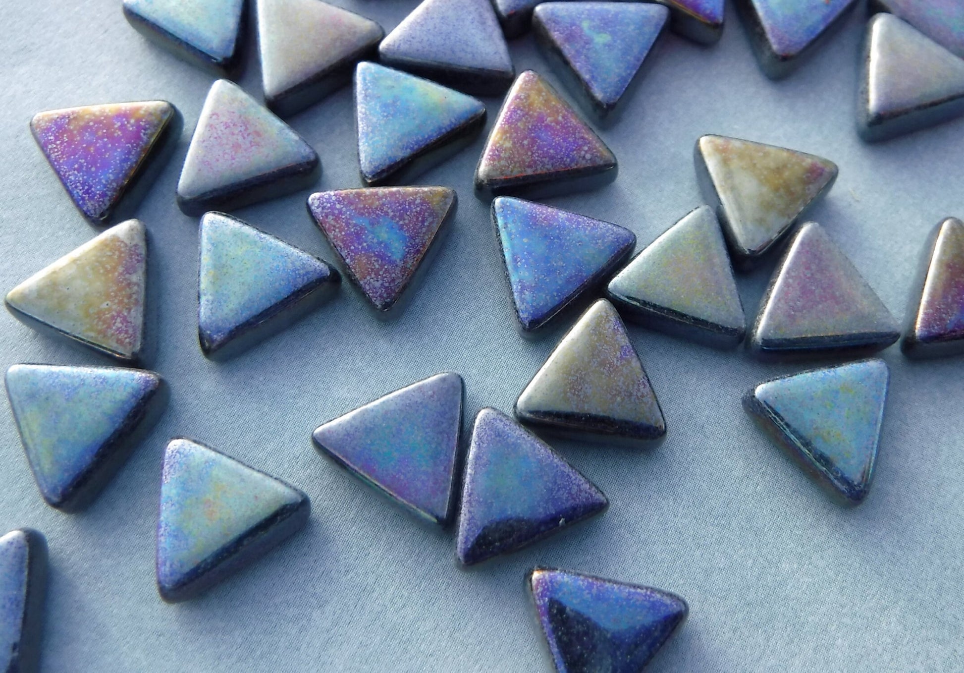 Small Black Iridescent Triangle Glass Mosaic Tiles - 10mm - 50g - Approx 70 Pieces