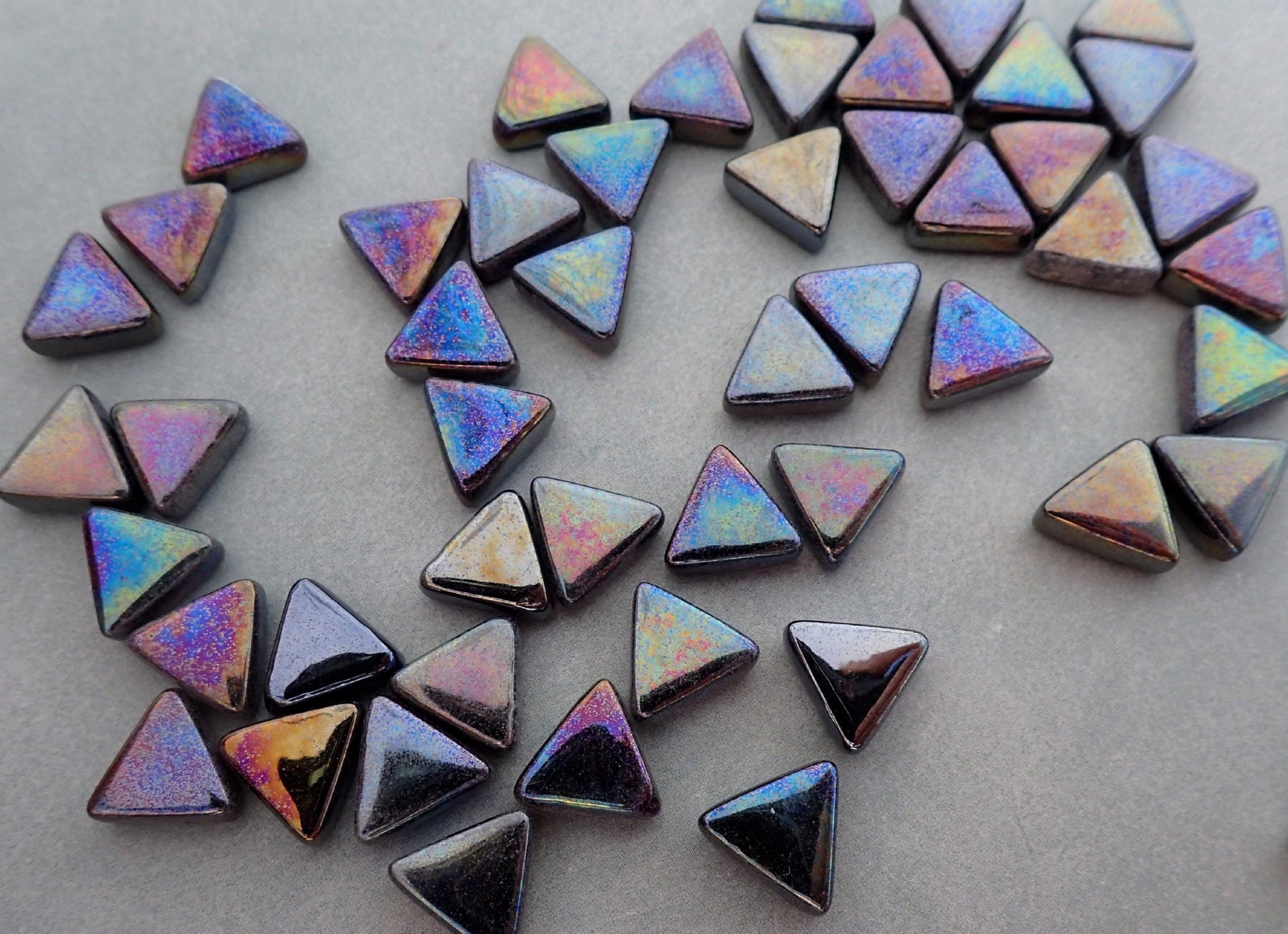 Small Black Iridescent Triangle Glass Mosaic Tiles - 10mm - 50g - Approx 70 Pieces