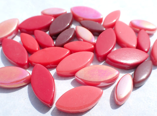 Light to Dark Red Glass Leaves - 50g of Petals in 14mm and 19mm Mix of 2 Sizes - Begonia