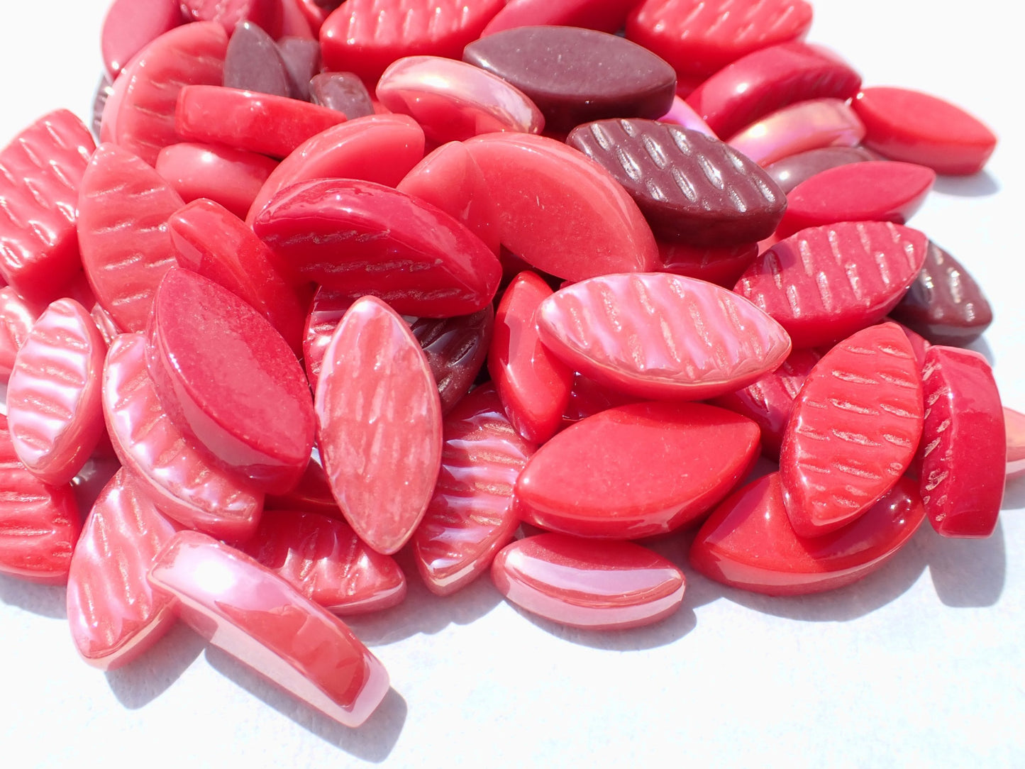 Light to Dark Red Glass Leaves - 50g of Petals in 14mm and 19mm Mix of 2 Sizes - Begonia
