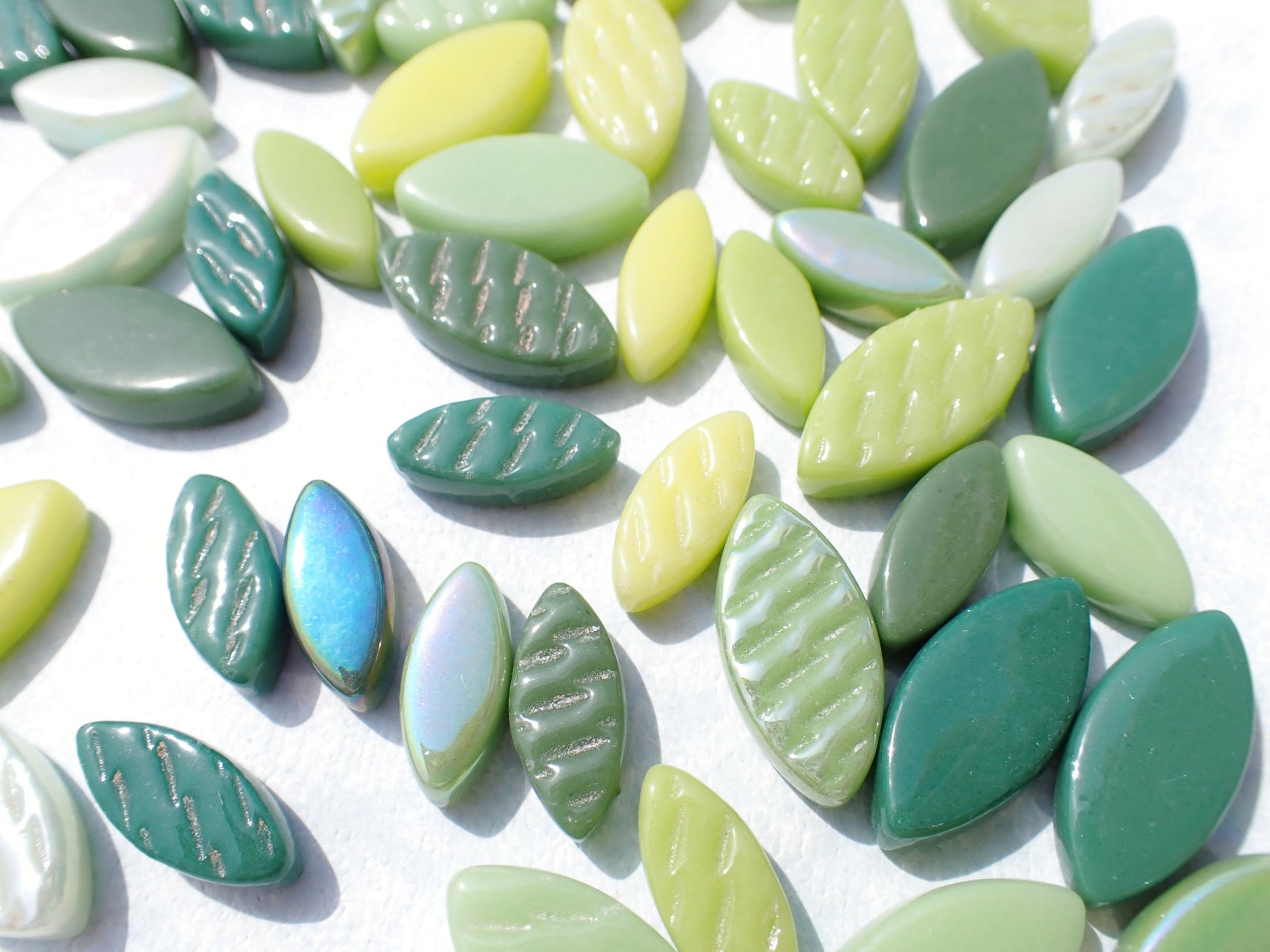 Green and Yellow Glass Leaves - 50g of Petals in 14mm and 19mm Mix of 2 Sizes - Lady's Mantle