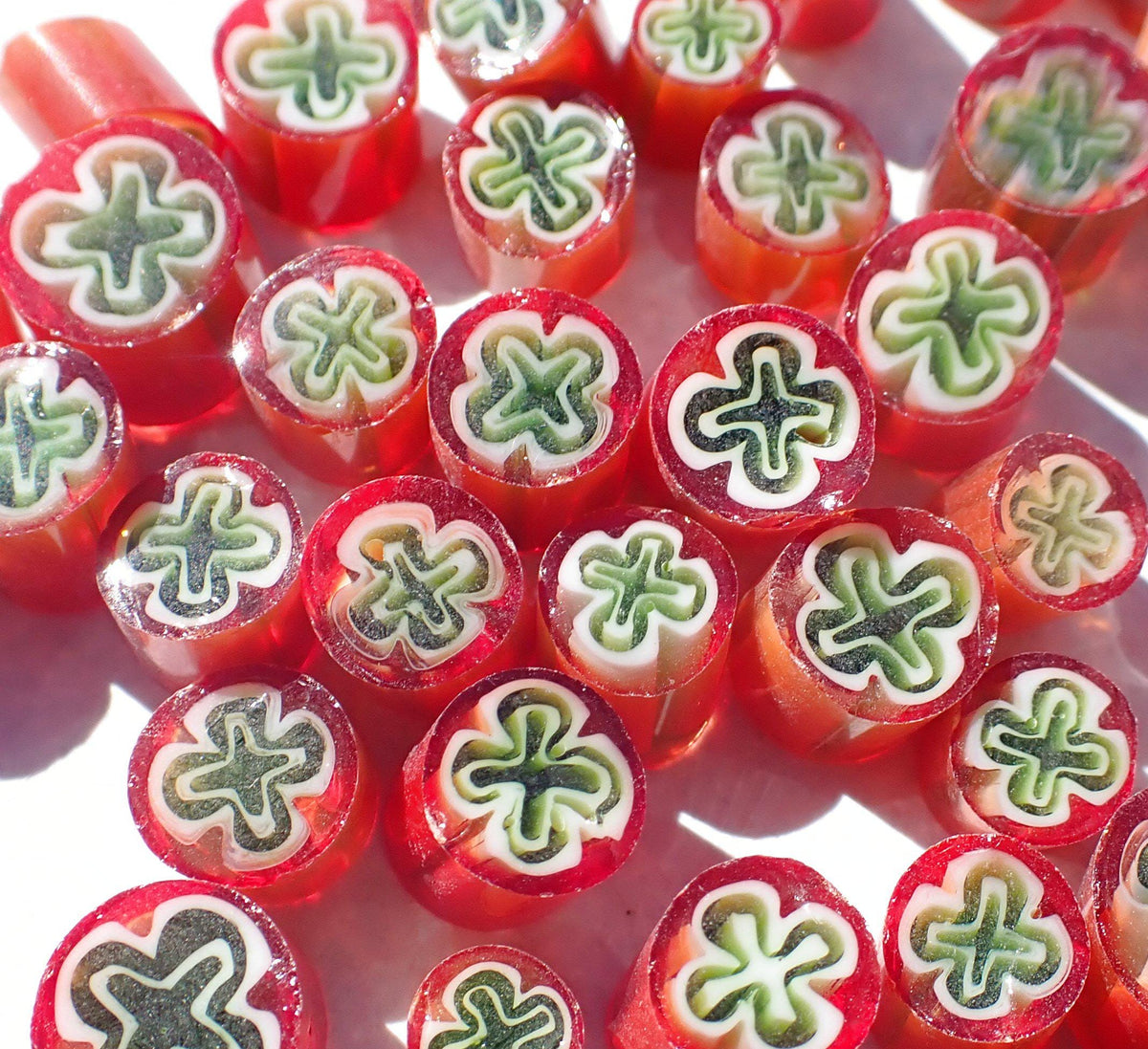 Green Clover in Orange Millefiori - 25 grams - Mosaic Glass Tiles