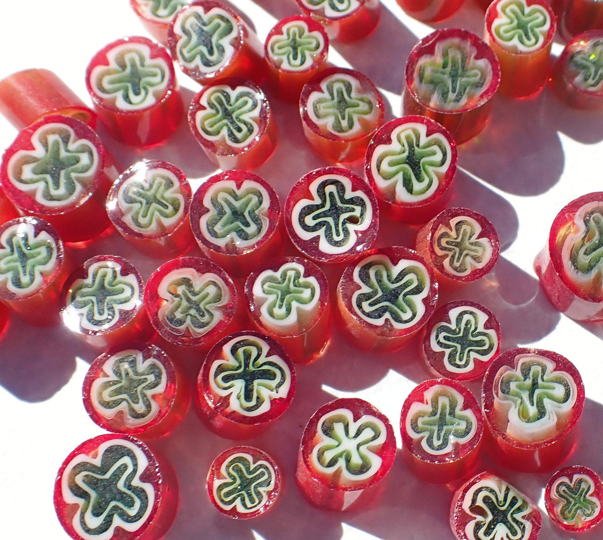 Green Clover in Orange Millefiori - 25 grams - Mosaic Glass Tiles