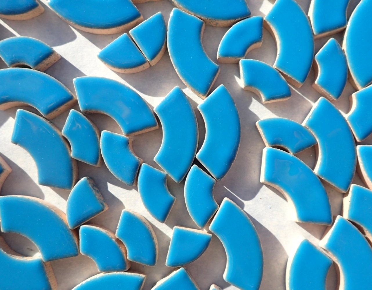 Mediterranean Blue Bullseye Mosaic Tiles - 50g Ceramic Circle Parts in Mix of 3 Sizes in Thalo Blue