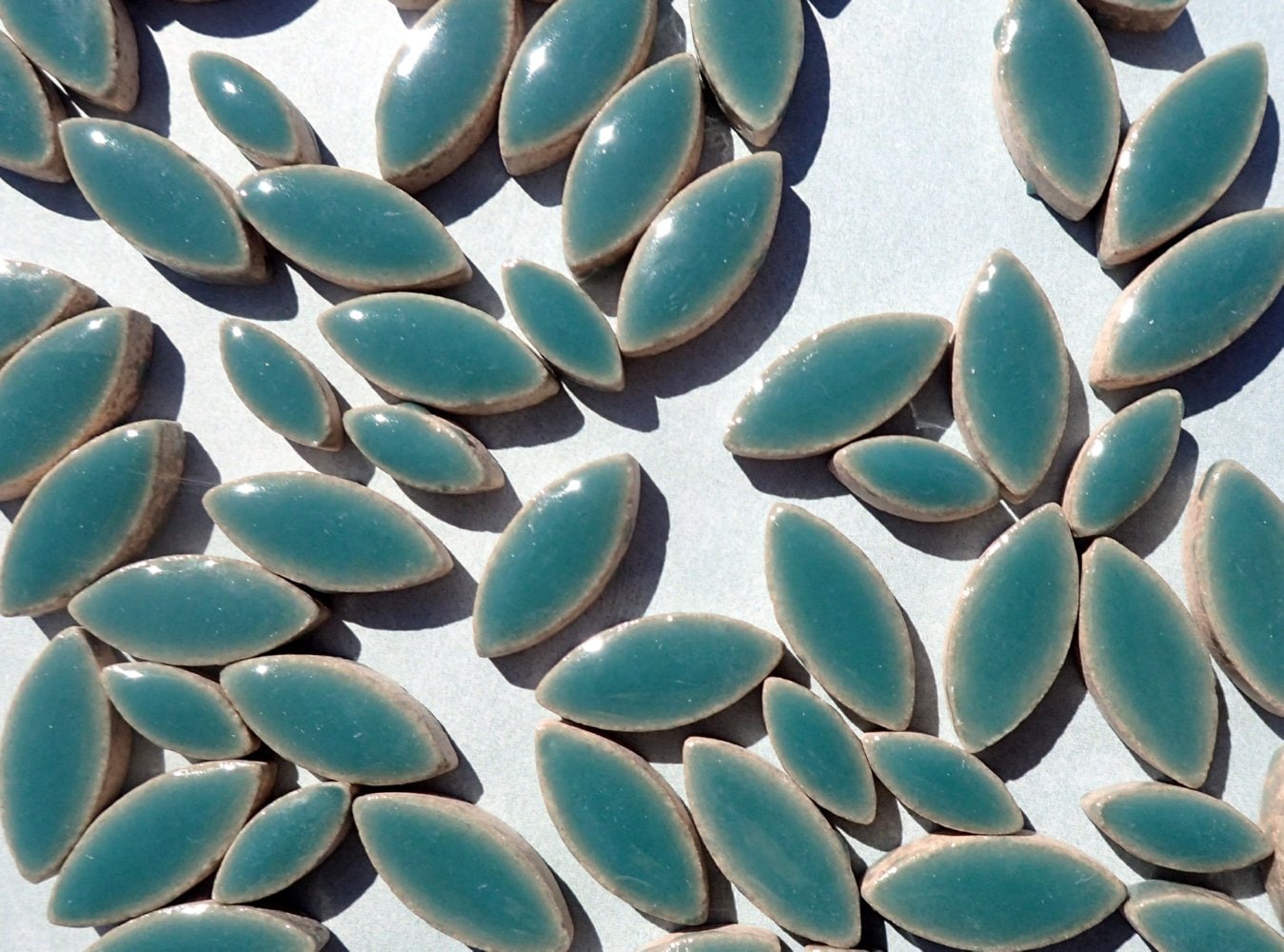 Sea Green Petals Mosaic Tiles - 50g Ceramic Leaves in Mix of 2 Sizes 1/2" and 3/4" - Phthalo Green