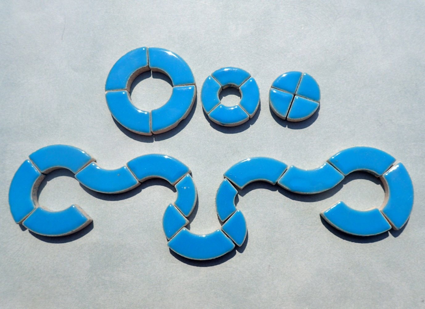 Mediterranean Blue Bullseye Mosaic Tiles - 50g Ceramic Circle Parts in Mix of 3 Sizes in Thalo Blue