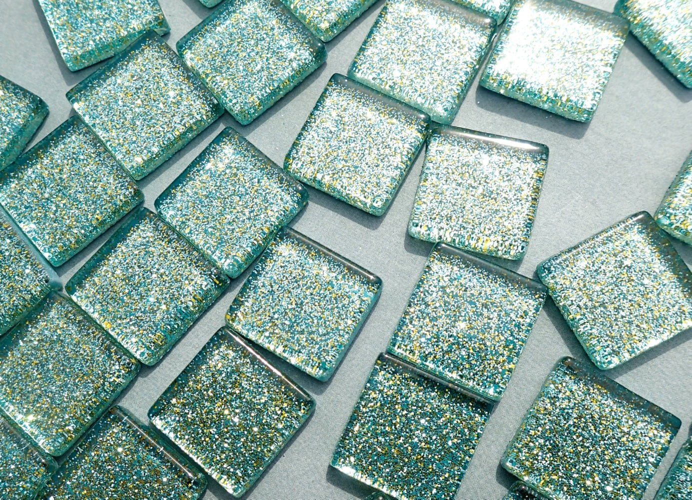 Jungle Green Glitter Tiles - 20mm Mosaic Tiles - 25 Metallic Glass Tiles