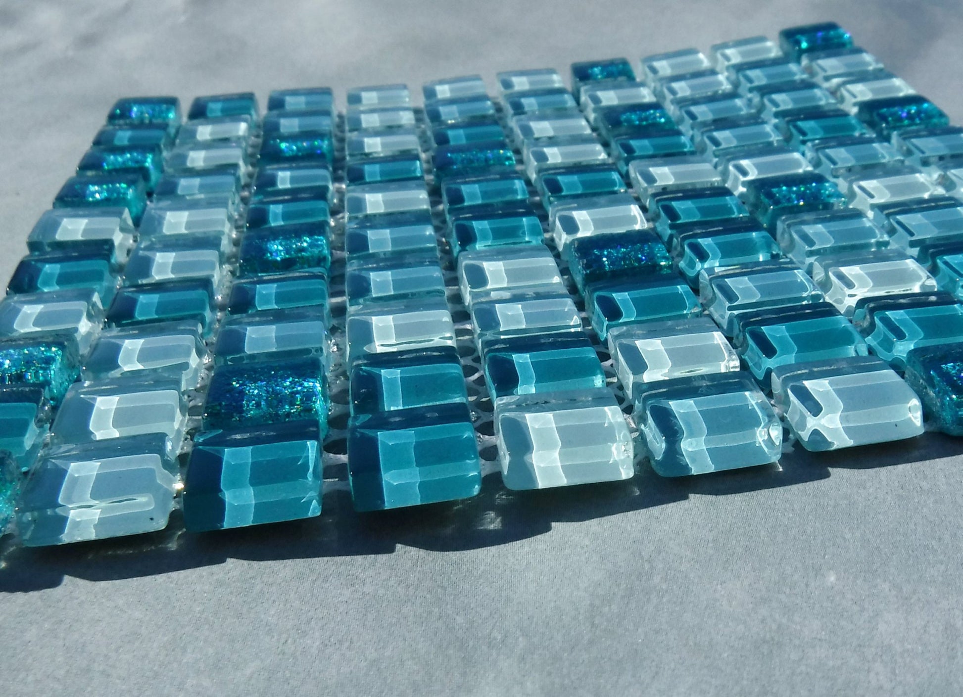 Teal Mix Glass and Glitter Tiles - 1 cm - Shades of Dark and Light Teal - 100 Tiles for Mosaic Projects and Jewelry