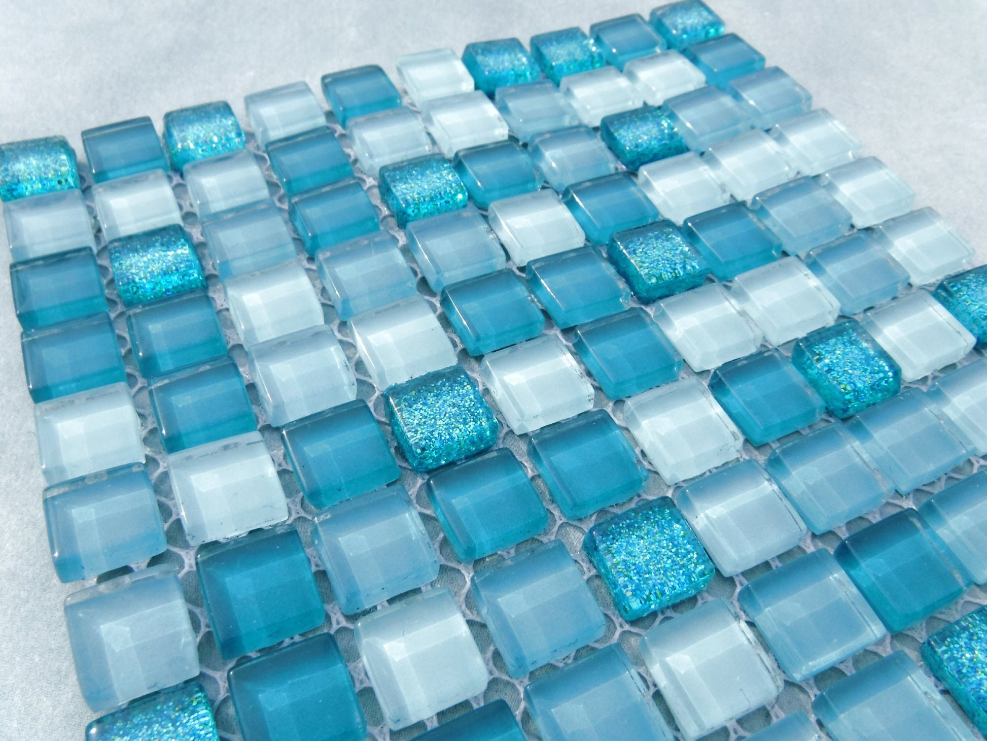 Teal Mix Glass and Glitter Tiles - 1 cm - Shades of Dark and Light Teal - 100 Tiles for Mosaic Projects and Jewelry