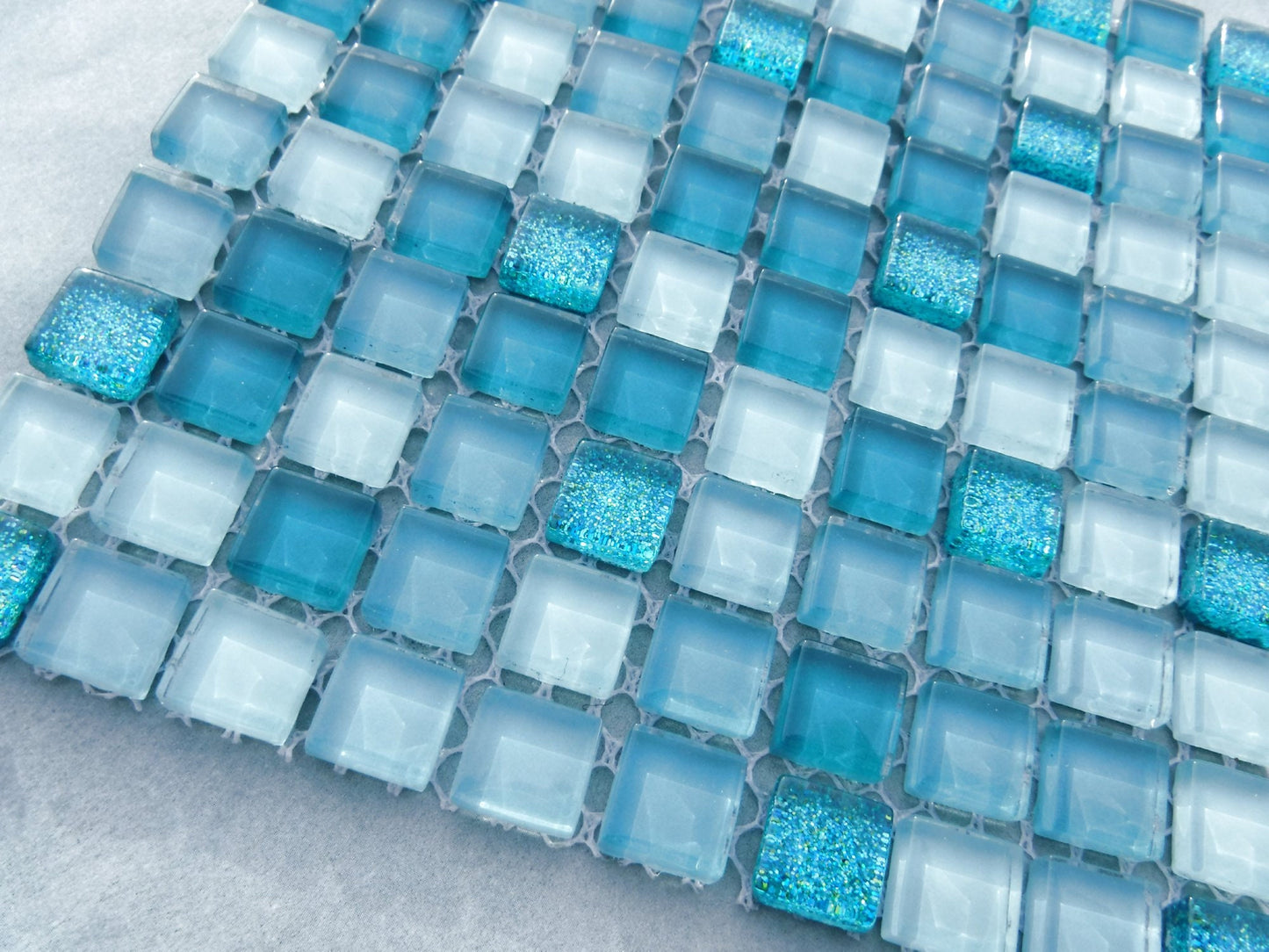 Teal Mix Glass and Glitter Tiles - 1 cm - Shades of Dark and Light Teal - 100 Tiles for Mosaic Projects and Jewelry