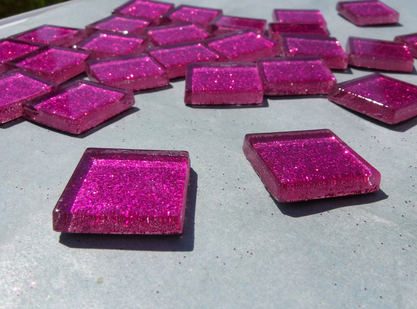 Dark Pink Glitter Tiles - 20mm Mosaic Tiles - 25 Metallic Glass Tiles