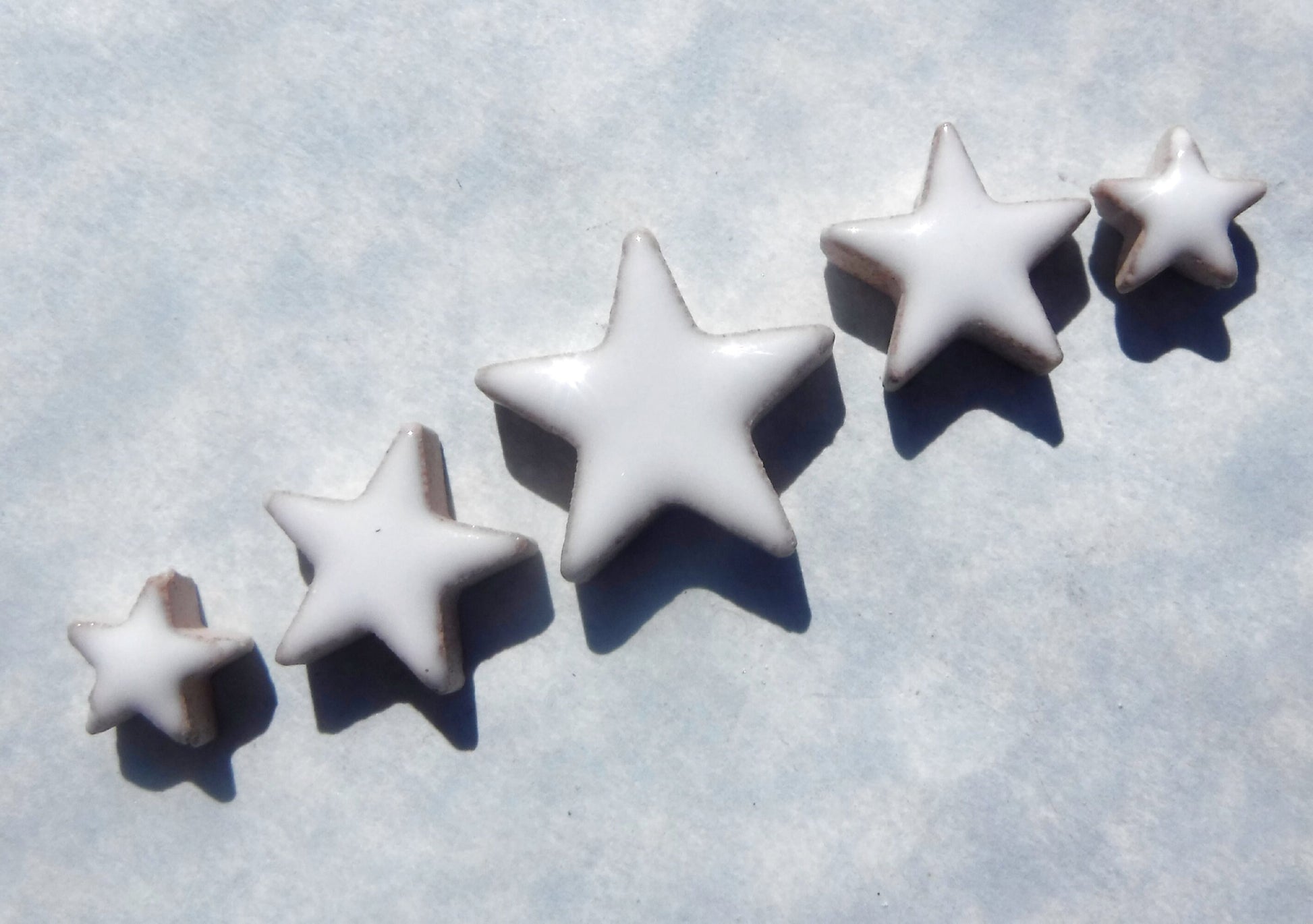 White Stars Mosaic Tiles - 50g Ceramic in Mix of 3 Sizes - 20mm, 15mm, 10mm