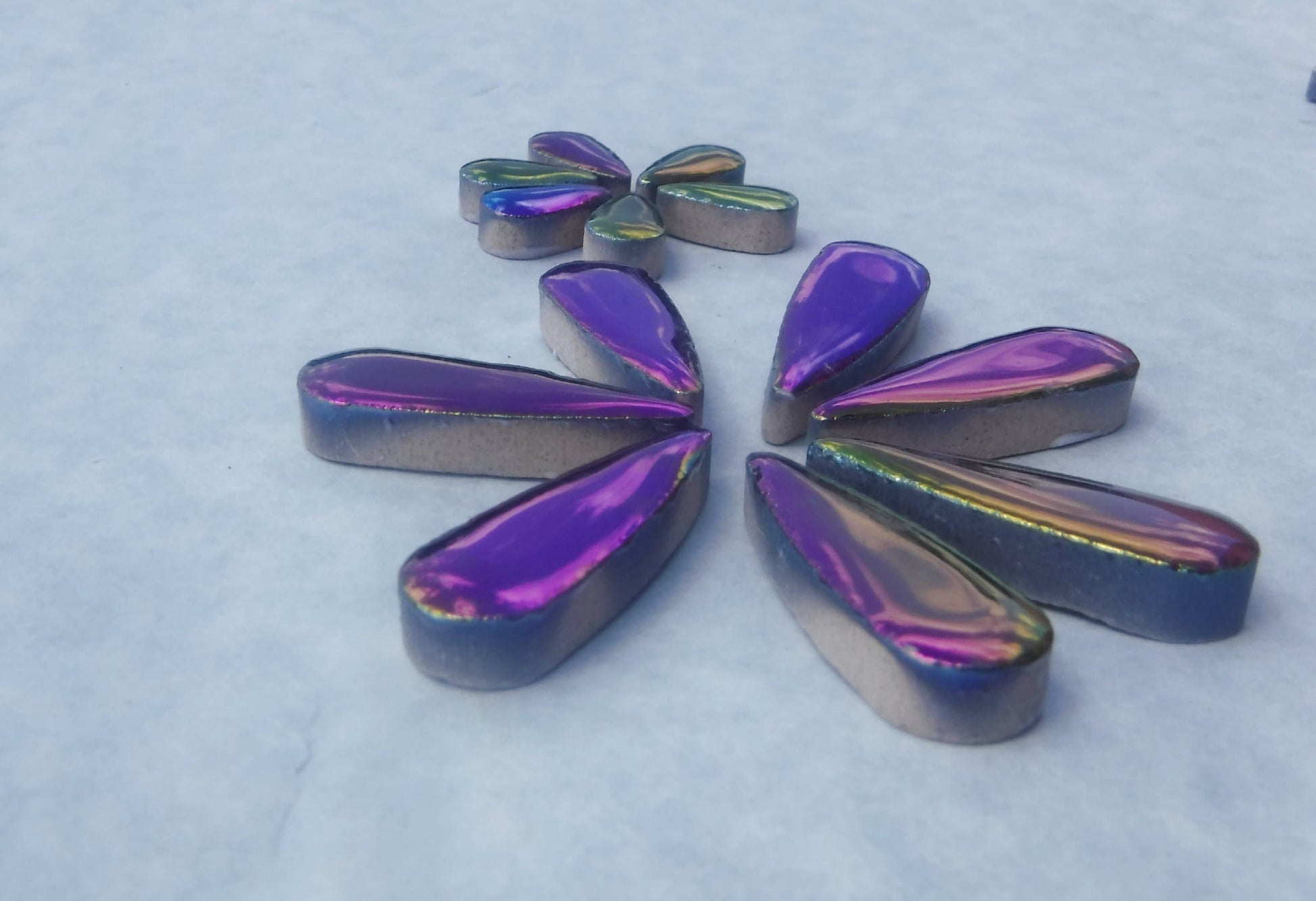 Colorful Metallic Teardrop Mosaic Tiles - 50g Ceramic Petals in Mix of 2 Sizes 1/2" and 3/5"